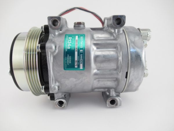OEM A/C Compressor Sanden 8173 Ford New Holland Combine Forage Harvester 84448669