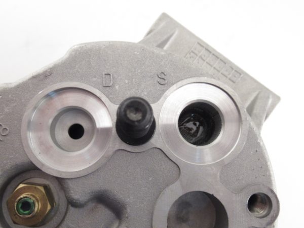 AC compressor V5 12v for LS TRACTORS P7030 P7010 700634 - Image 2
